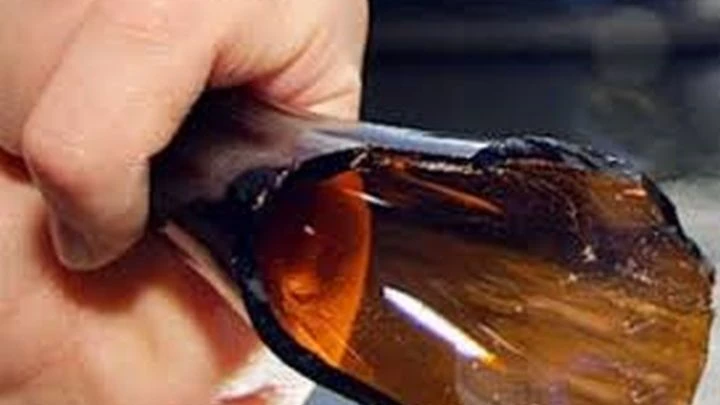 Ο Τόσκας τα βλέπει αυτά; Λήστεψαν τουρίστες στην Ακρόπολη υπό την απειλή σπασμένων μπουκαλιών